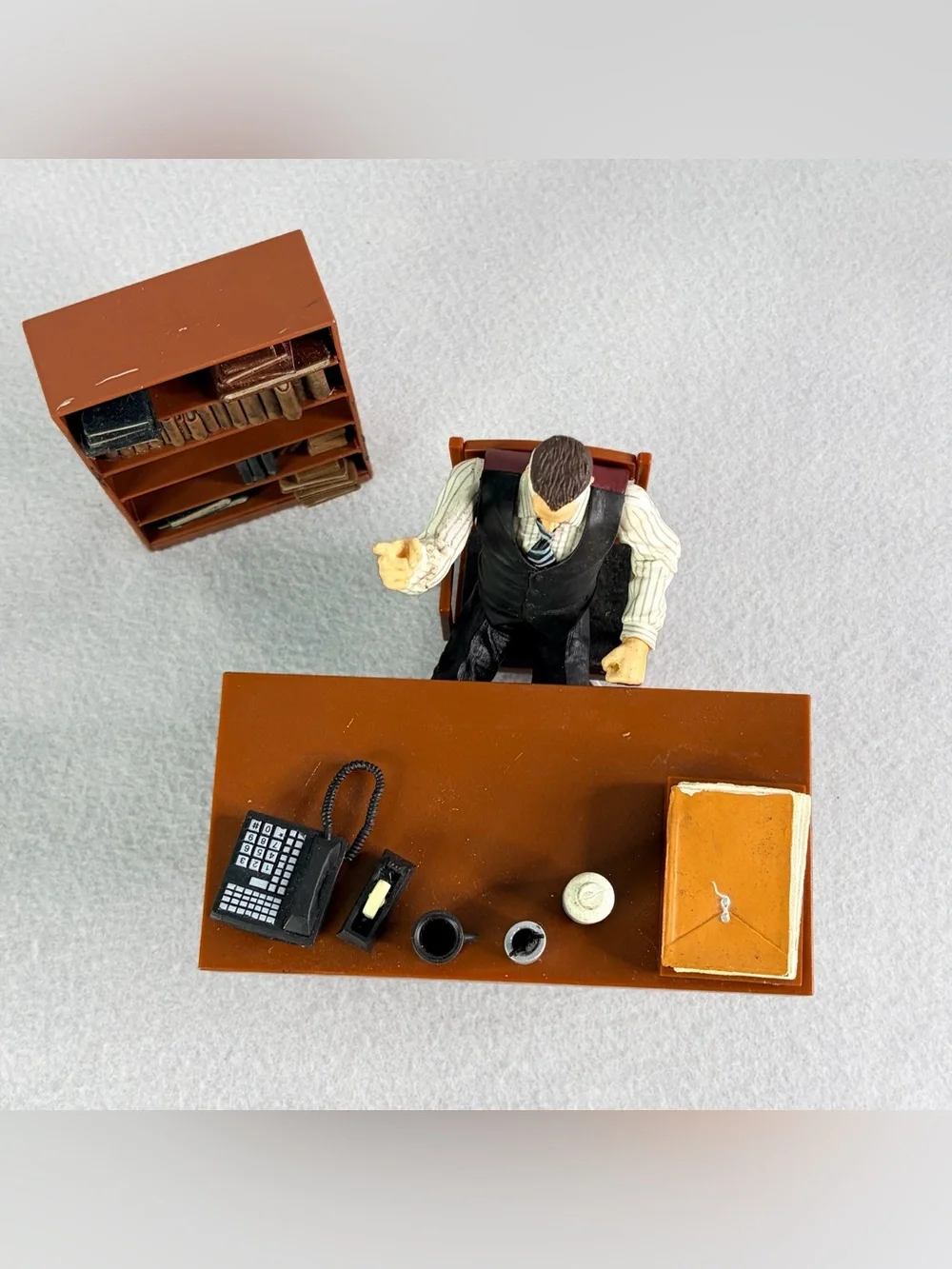 Spider Man J Jonah Jameson Action Figure Desk Pounding 2002 Toy Biz Marvel Compl